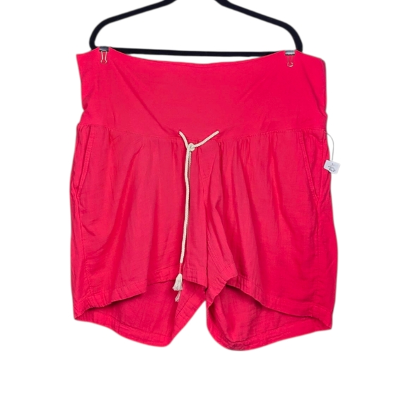 Old Navy Womens Cosmic Rouge Maternity Shorts Size XL NWT - Picture 1 of 4